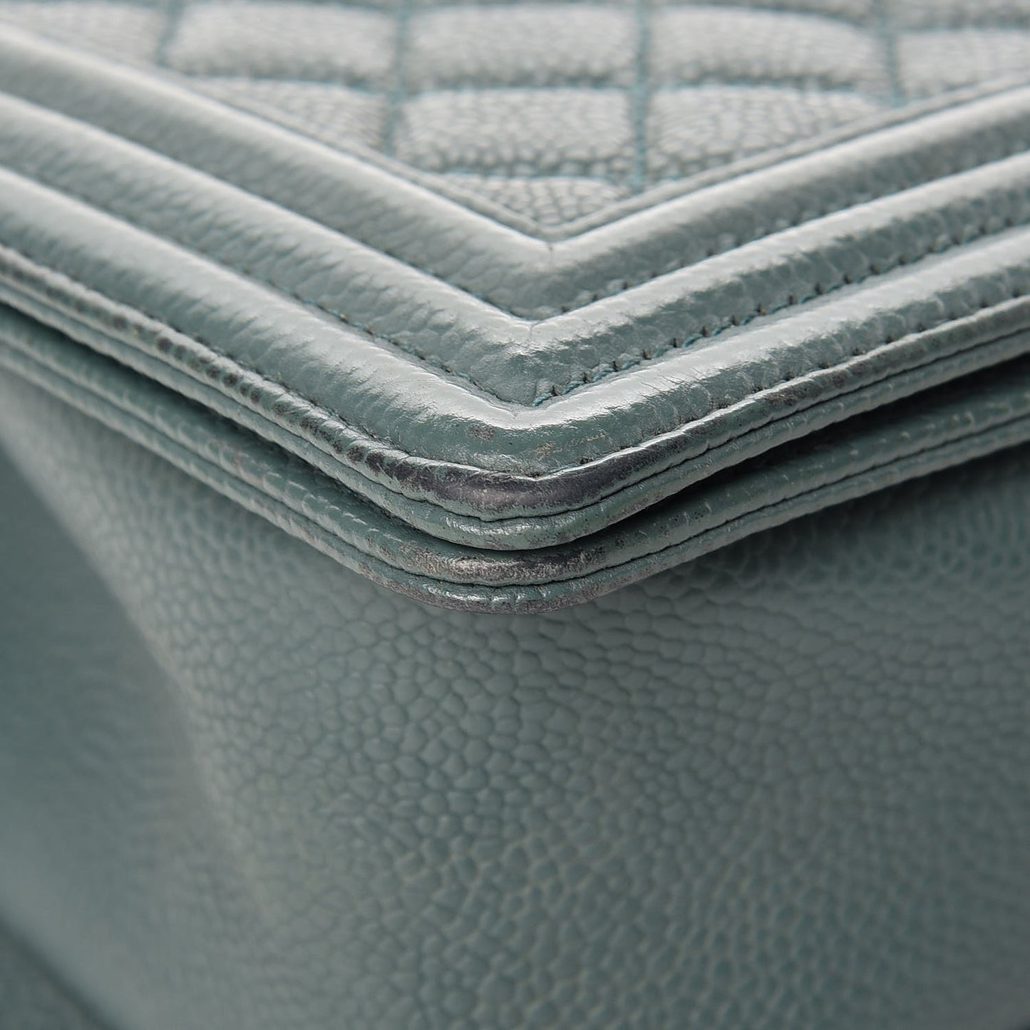 Caviar Quilted Medium Boy Flap Dark Green