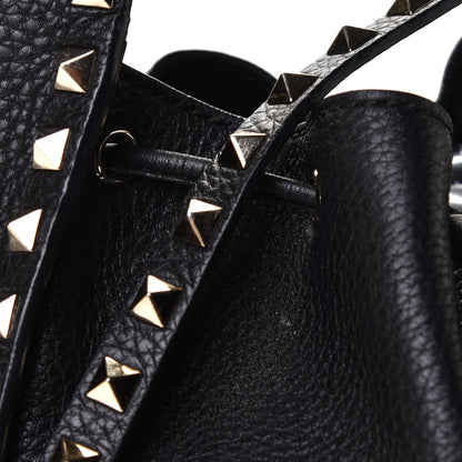 Valentino Garavani Grained Calfskin Rockstud Bucket Bag Black 8 of 9