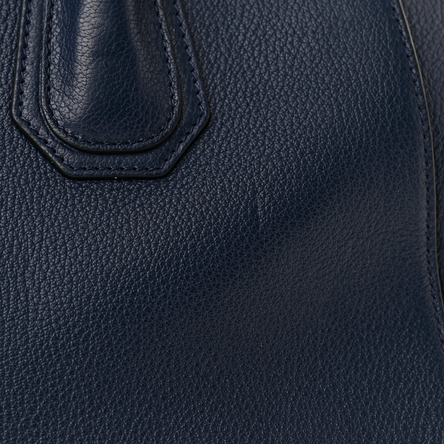 Sugar Goatskin Medium Antigona Navy