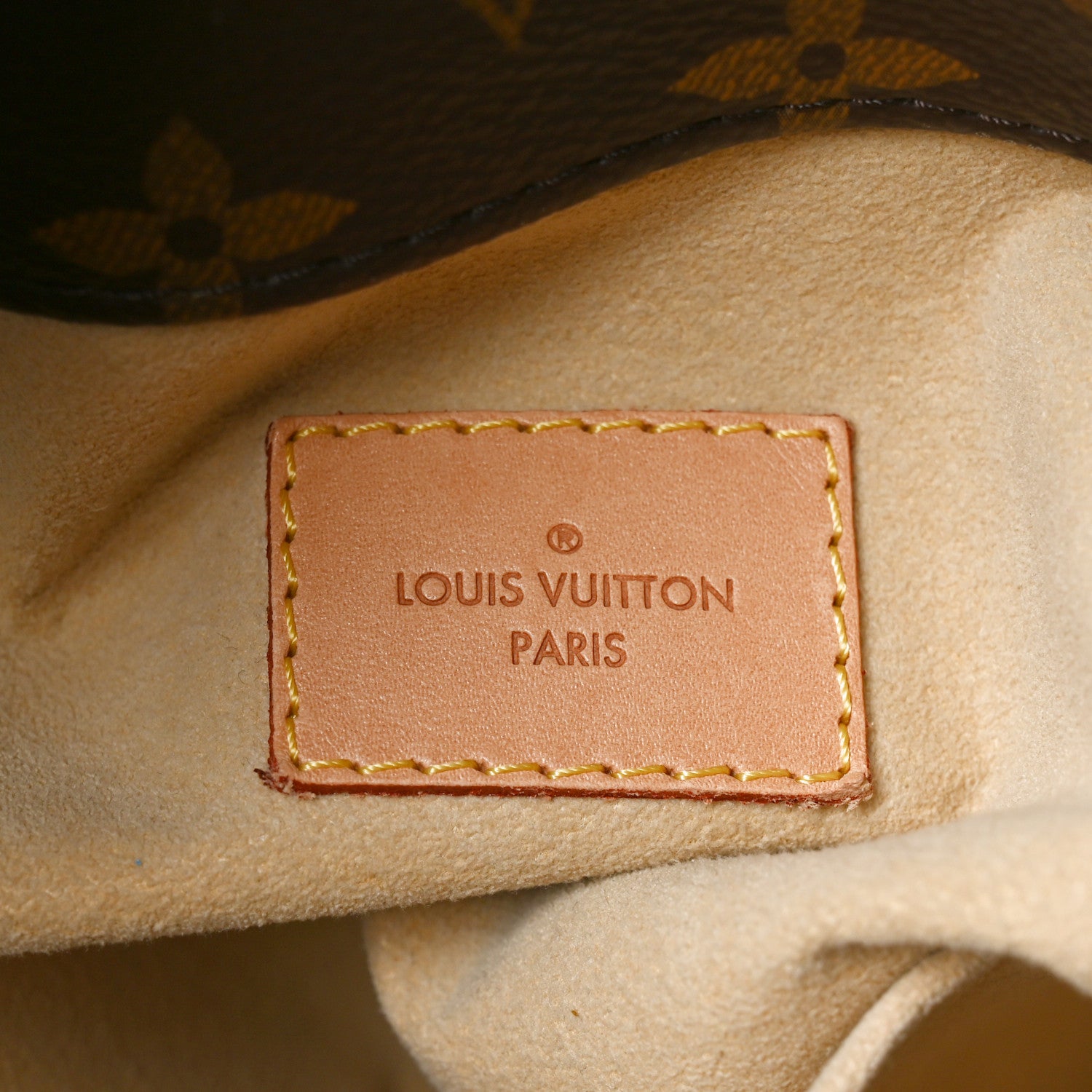 Louis Vuitton Monogram Artsy MM 6 of 10