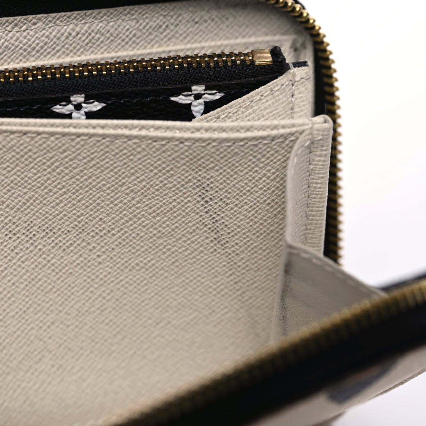 Monogram Giant Jungle Zippy Wallet Ivory