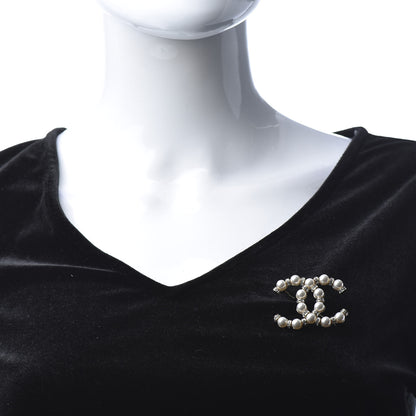 Chanel Pearl Crystal Nefertiti CC Brooch Gold 2 of 5