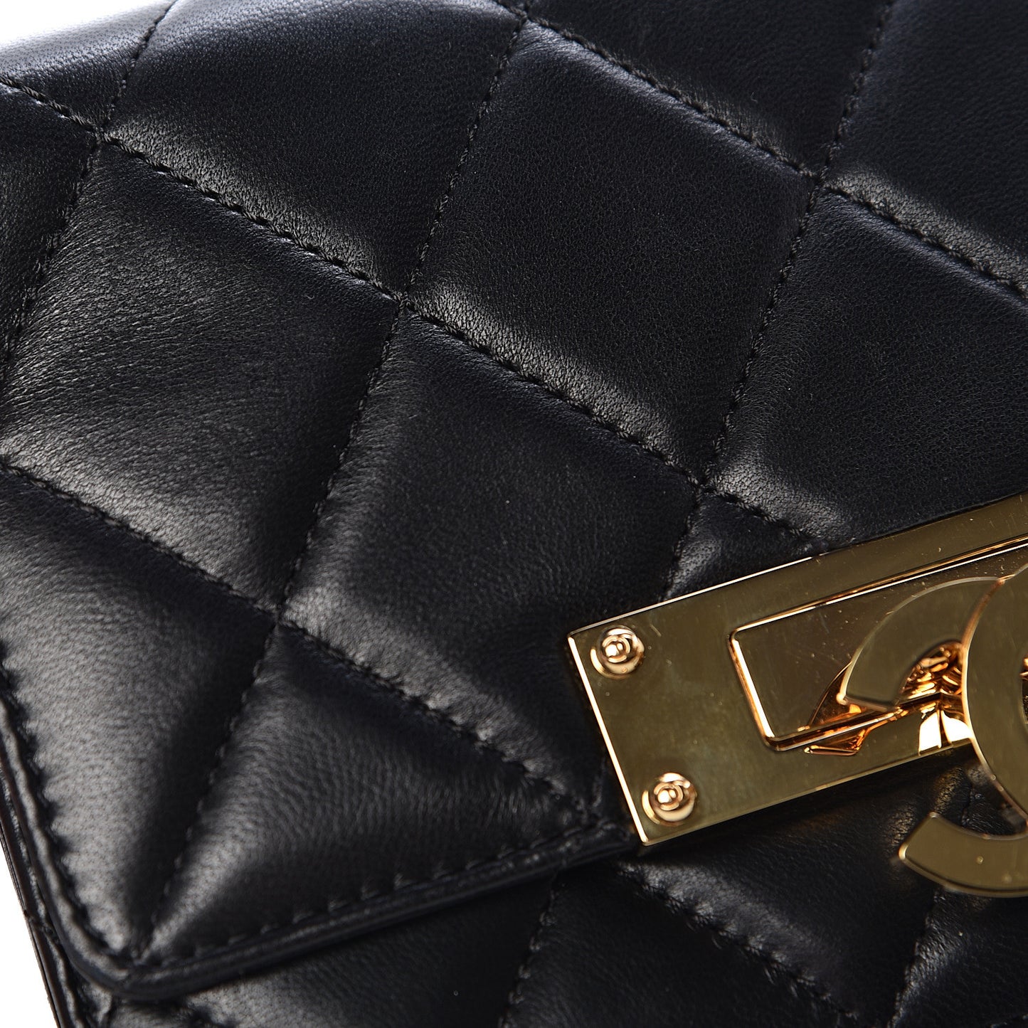 Lambskin Quilted Golden Class Wallet on Chain WOC Black
