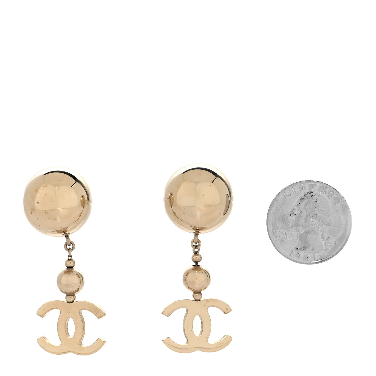 Metal CC Drop Earrings Gold