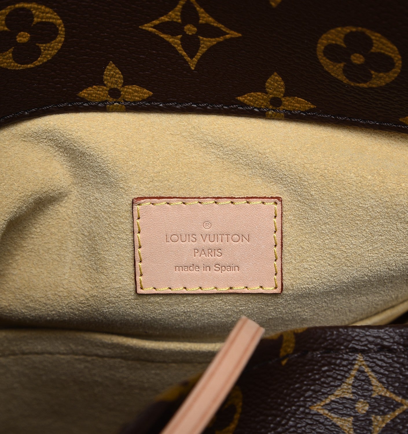 Louis Vuitton Monogram Artsy MM 6 of 8