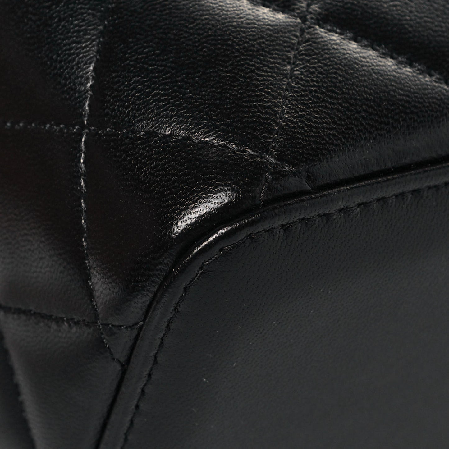 Lambskin Quilted Small Top Handle Vanity Case With Chain Black