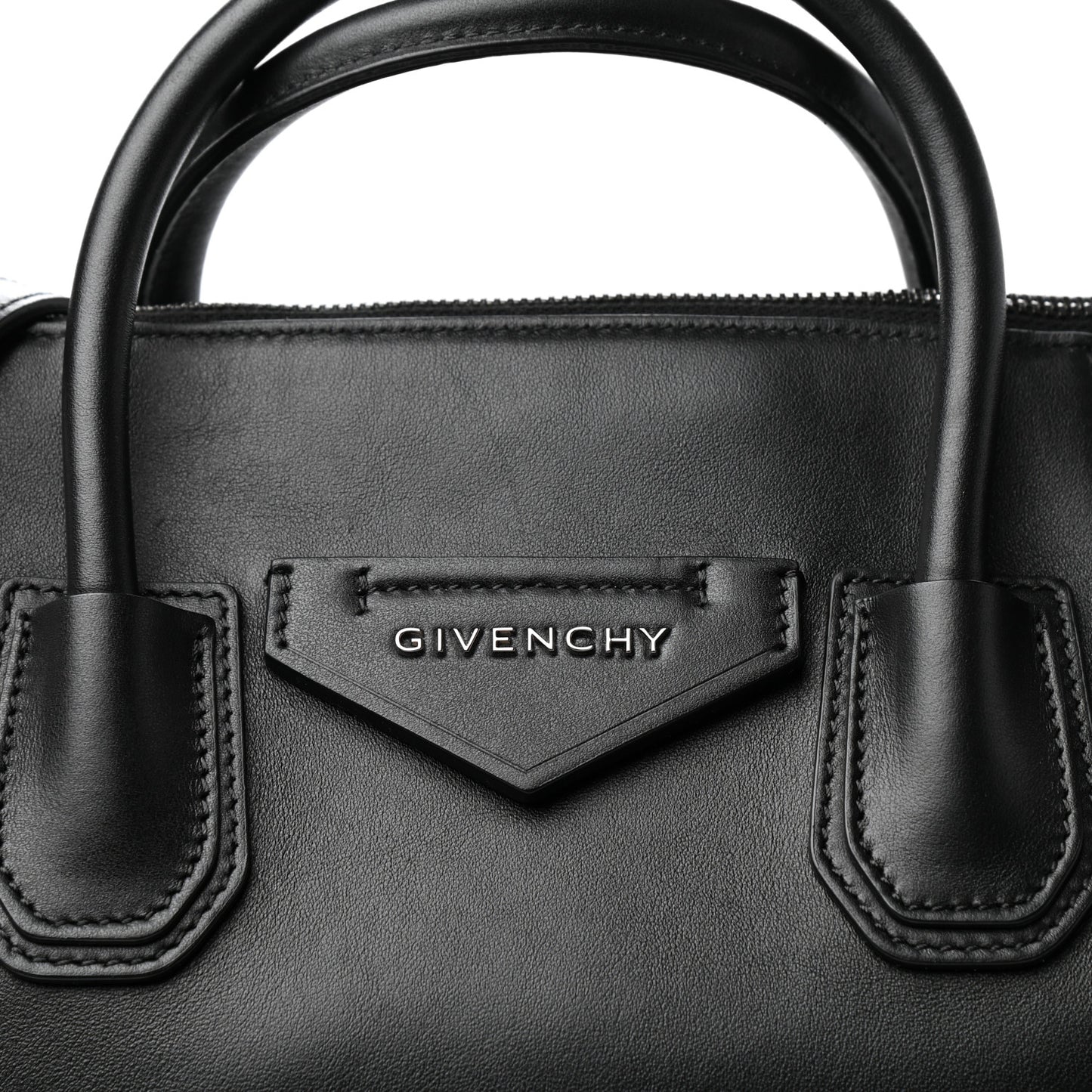 Smooth Calfskin Small Soft Antigona Black