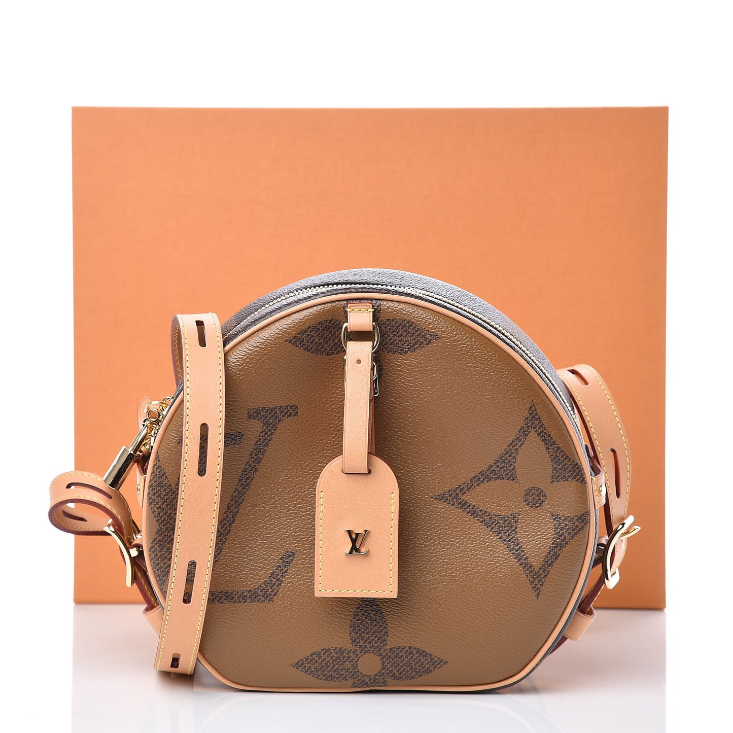 Reverse Monogram Giant Boite Chapeau Souple