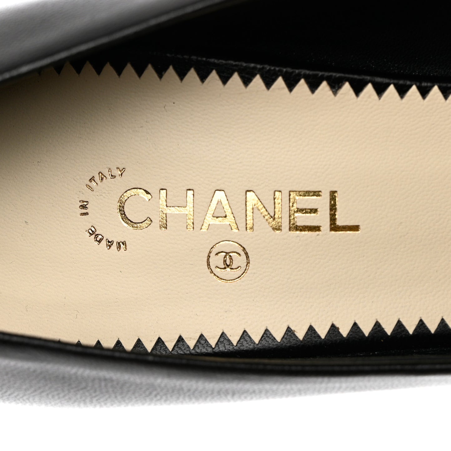 Lambskin CC Pumps 39.5 Black