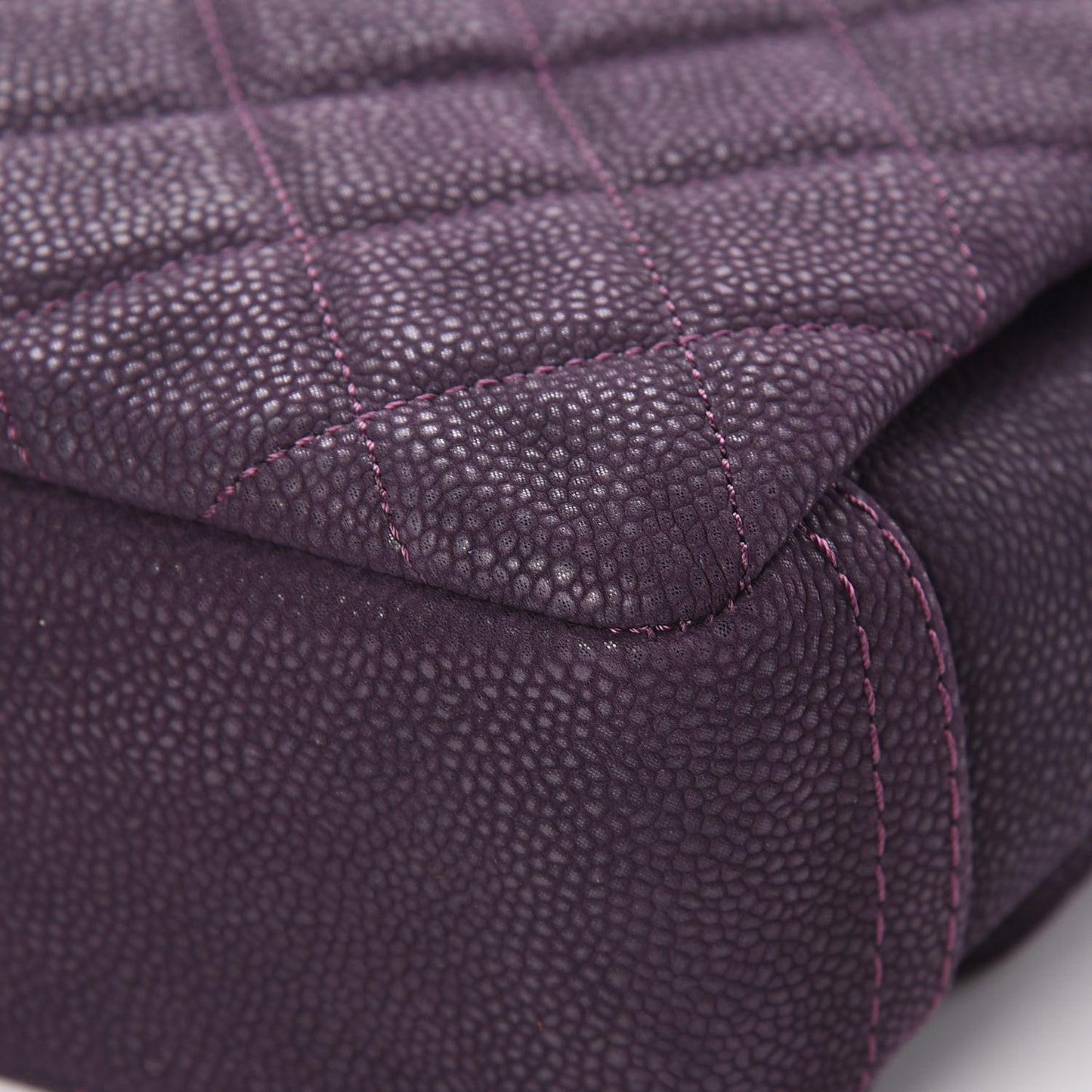Iridescent Caviar Quilted Medium Lady Pearly Flap Plum