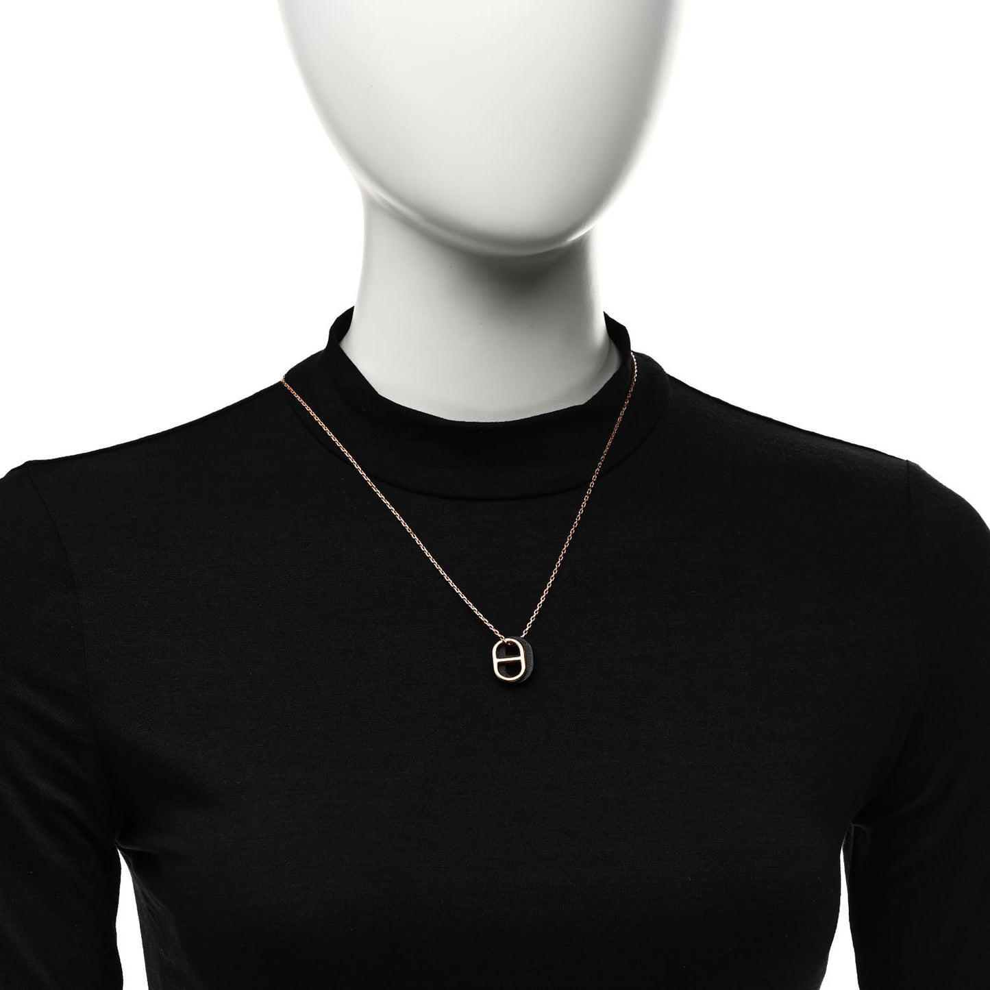 Swift O'Maillon Pendant Necklace Black
