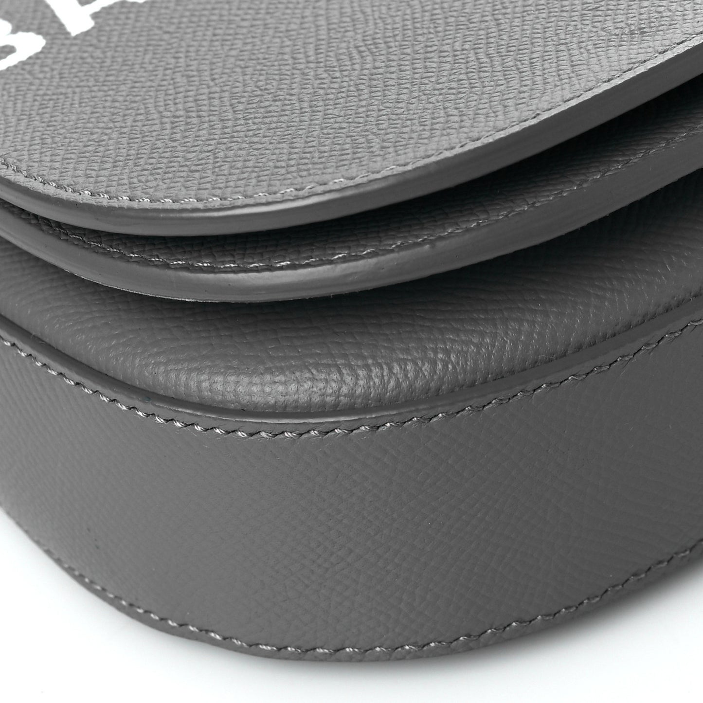 Grained Calfskin Logo Ville Day Bag XS Gris Perle Fonce White