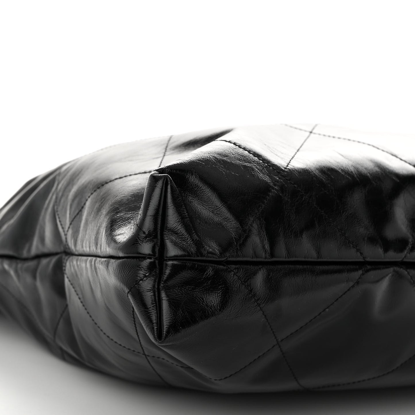 Shiny Calfskin Quilted Chanel 22 Black