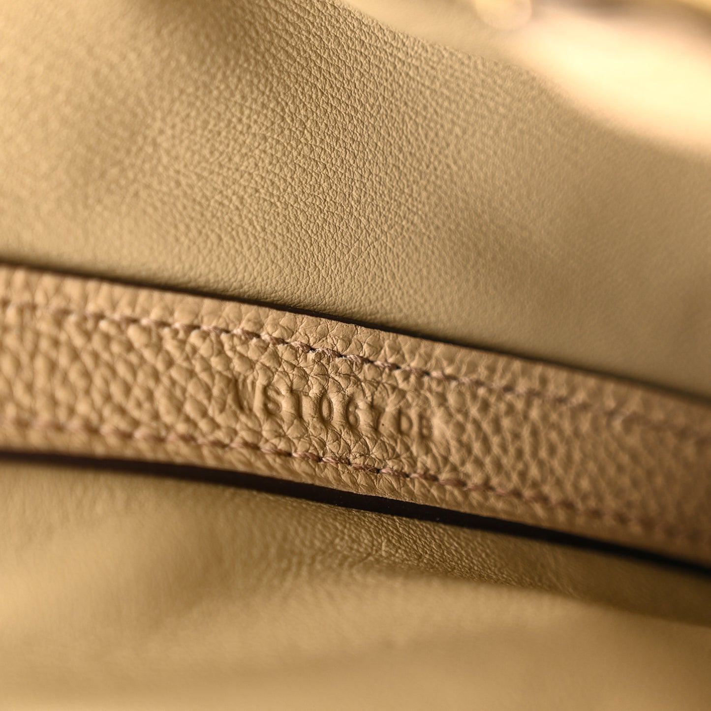 Togo Swift 24/24 29 Beige Marfa