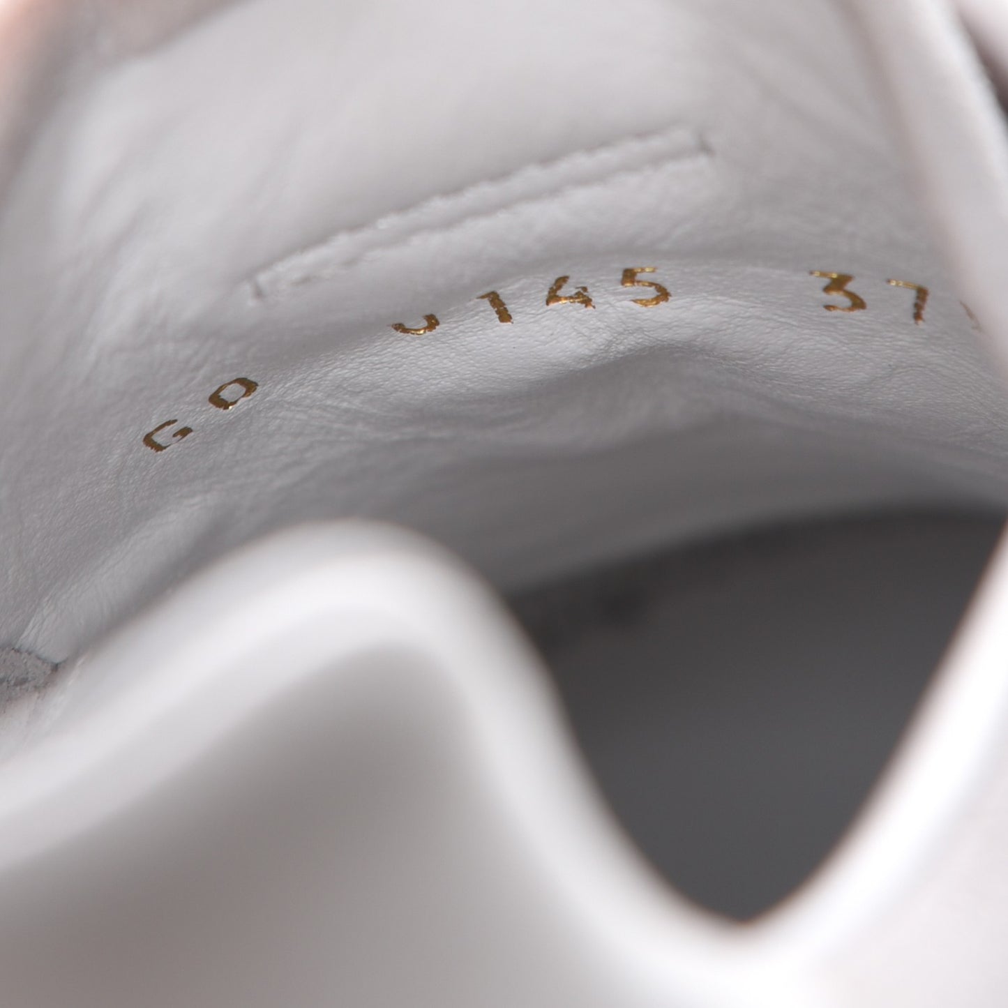 Epi Suede Run Away Sneakers 37.5 White