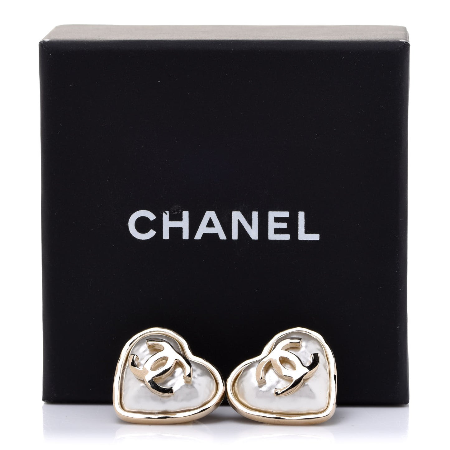 Pearl CC Heart Earrings Gold