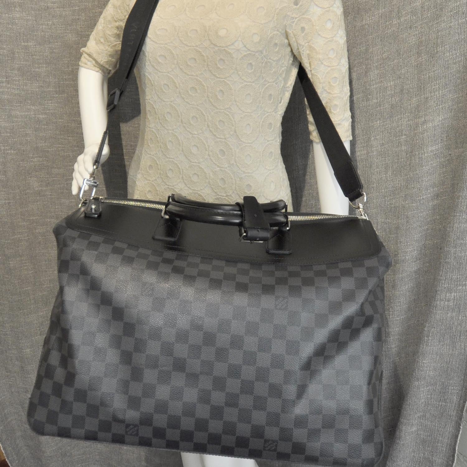 Louis Vuitton Damier Graphite Neo Greenwich 2 of 10