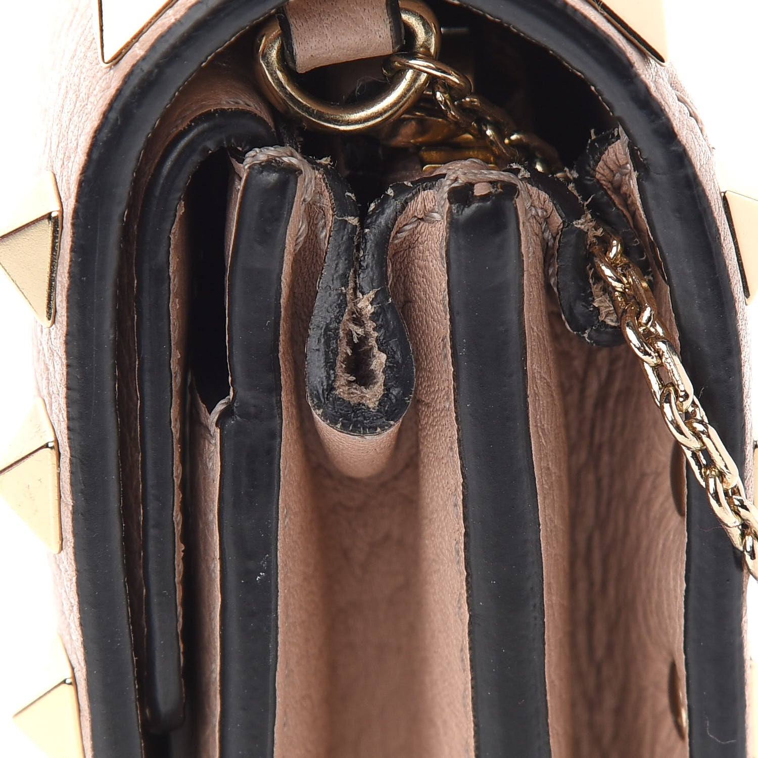 Valentino Garavani Pebbled Calfskin Rockstud Wallet on Chain Poudre 10 of 10