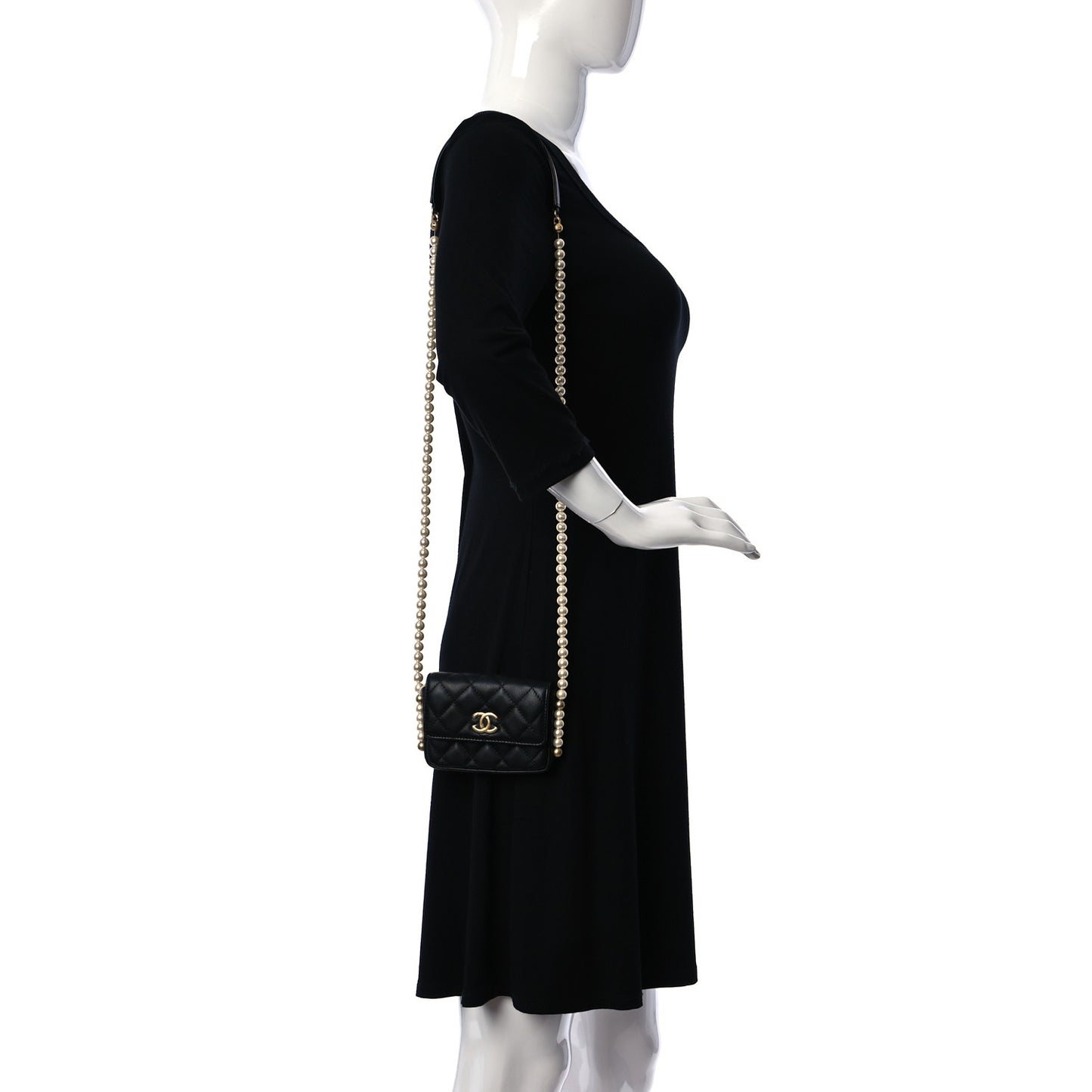 Calfskin Quilted About Pearls Card Holder Flap With Chain Black
