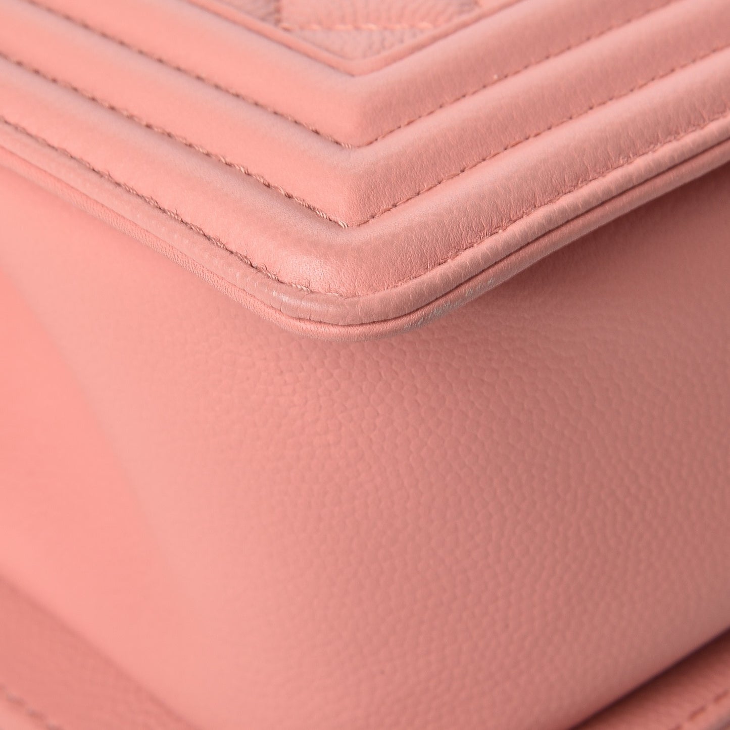 Caviar Quilted Medium Boy Flap Powder Pink