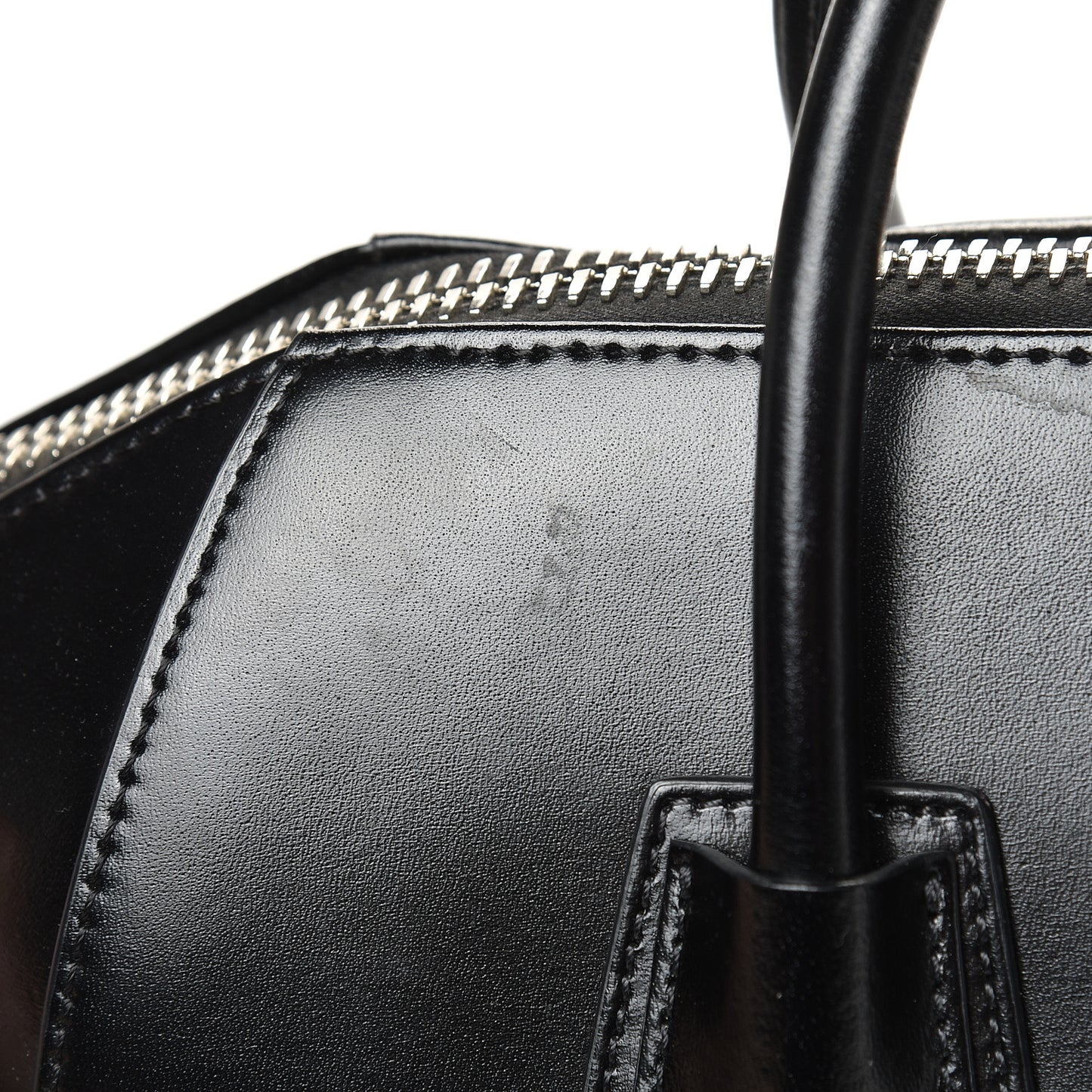 Shiny Lord Calfskin Medium Antigona Black