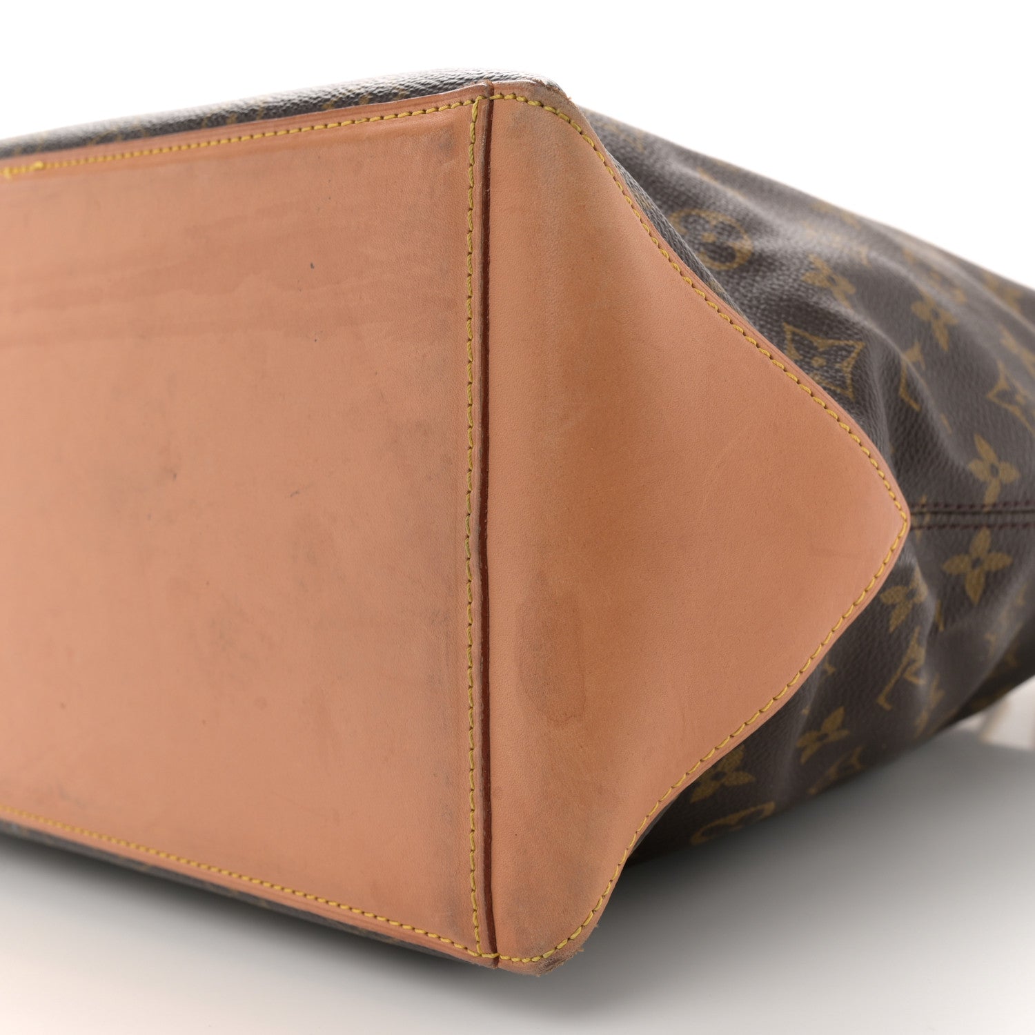 Louis Vuitton Monogram Cabas Mezzo 9 of 15