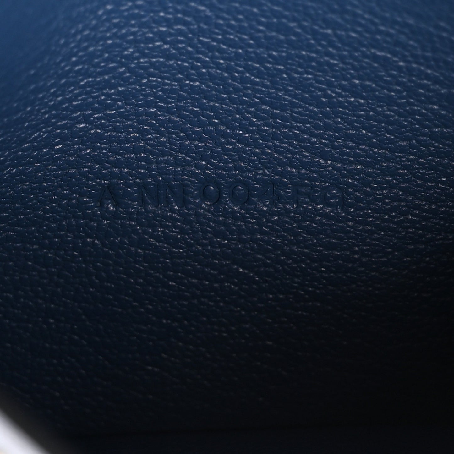 Chevre Mysore Bearn Compact Wallet Bleu Encre