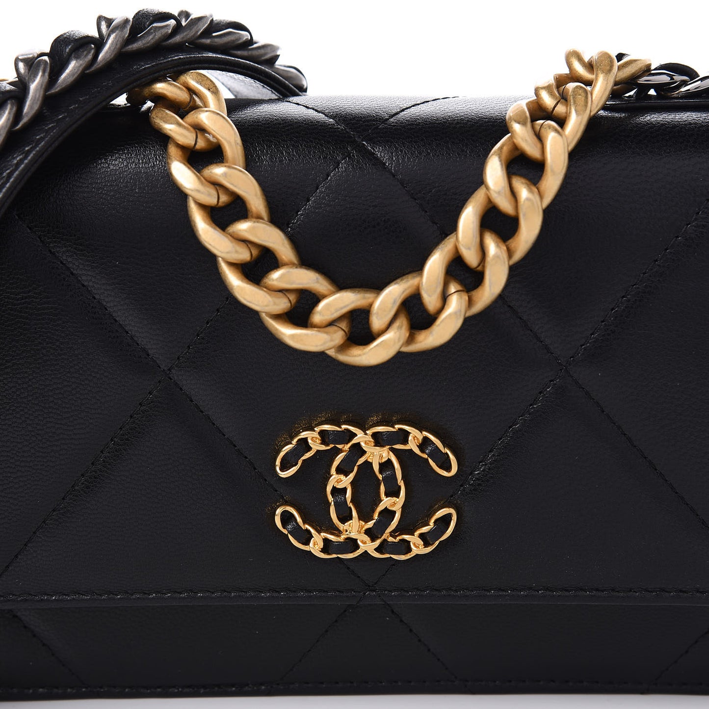 Goatskin Quilted 19 Wallet On Chain WOC Black