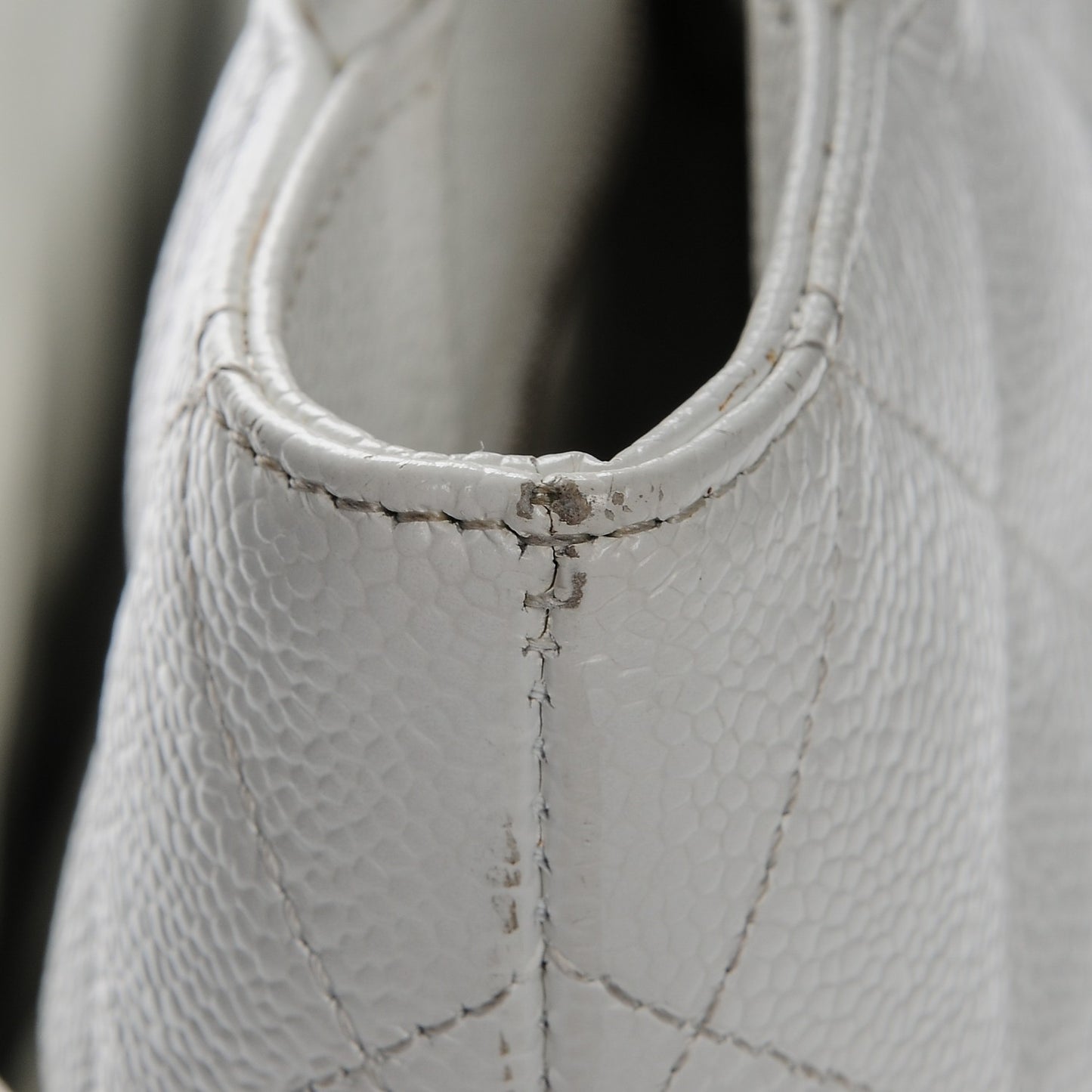 Caviar Quilted Medallion Tote White