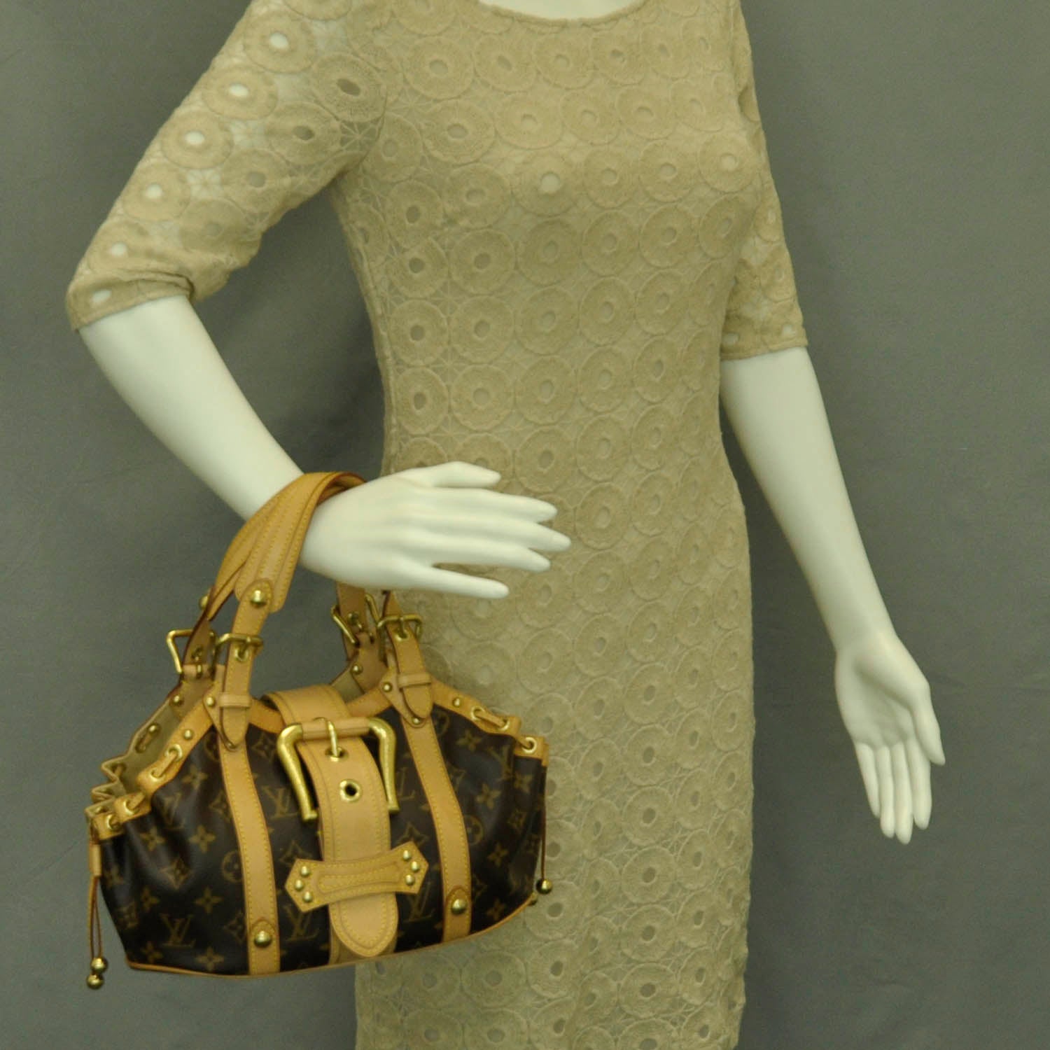Louis Vuitton Monogram Theda GM 2 of 10