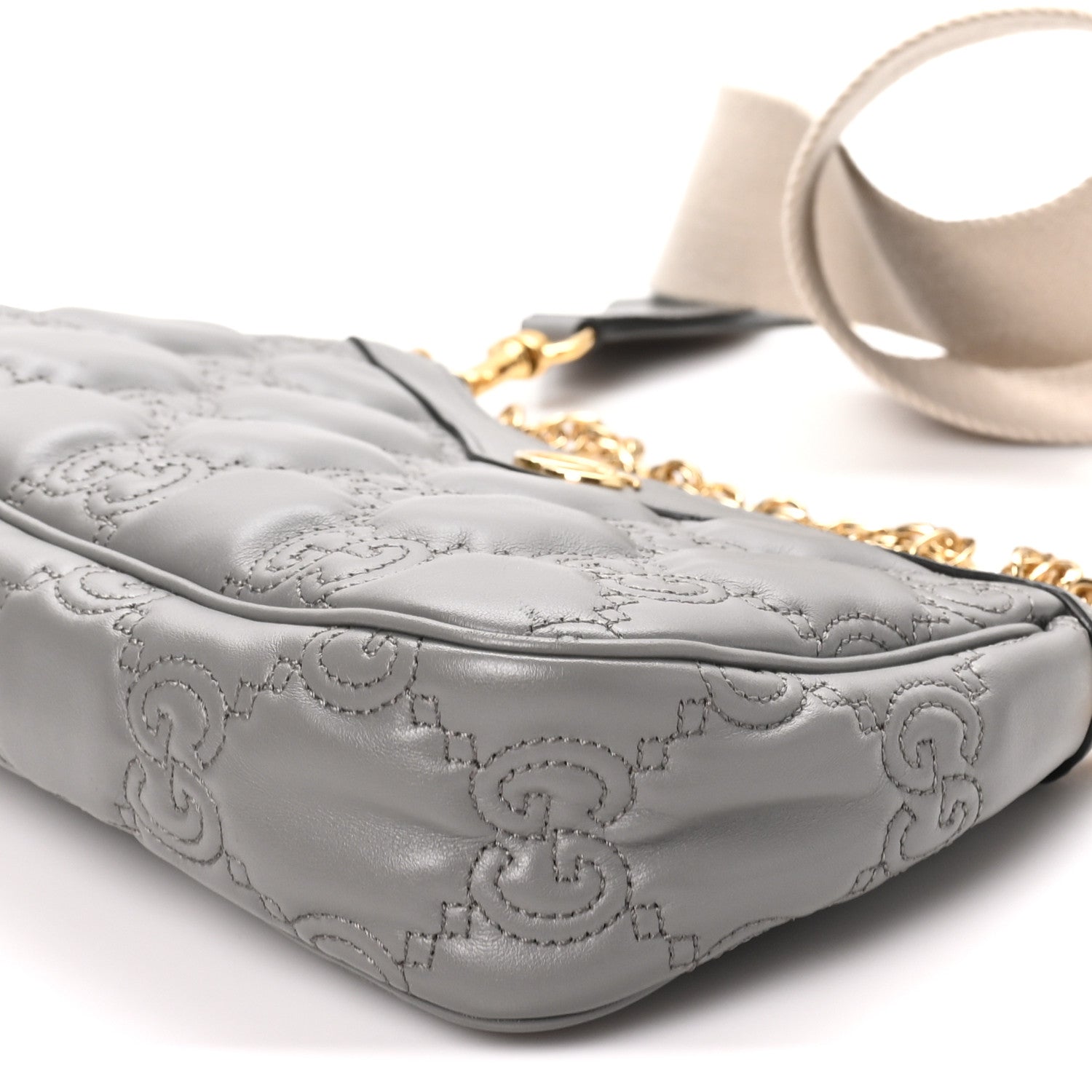 Gucci Calfskin GG Matelasse Chain Handbag Dusty Grey Natural 8 of 9