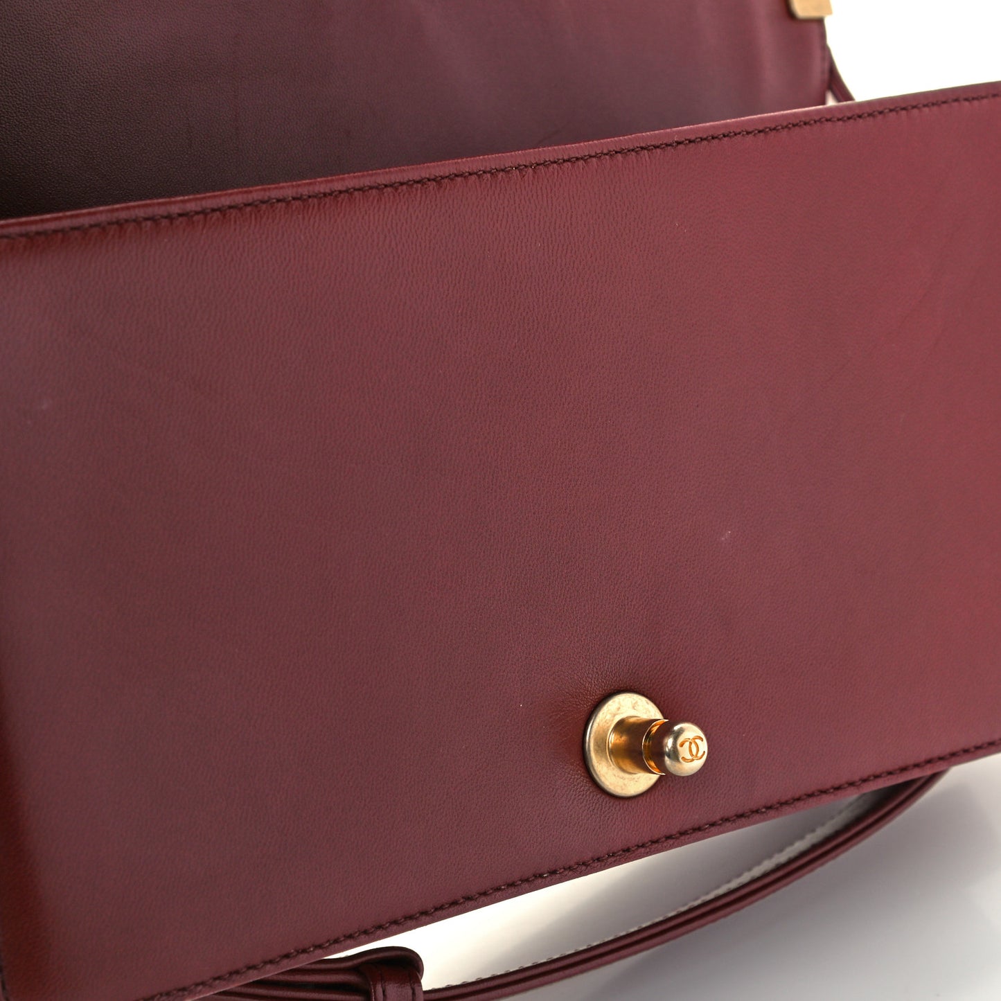 Lambskin Quilted Medium Boy Flap Burgundy