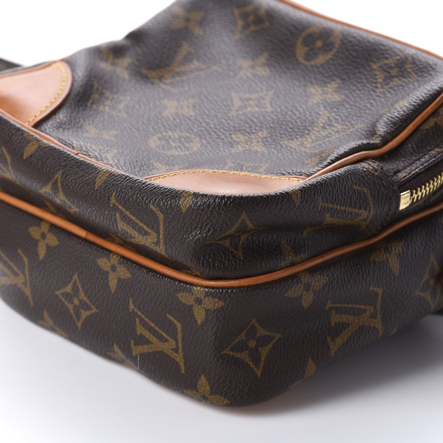 Monogram Amazone