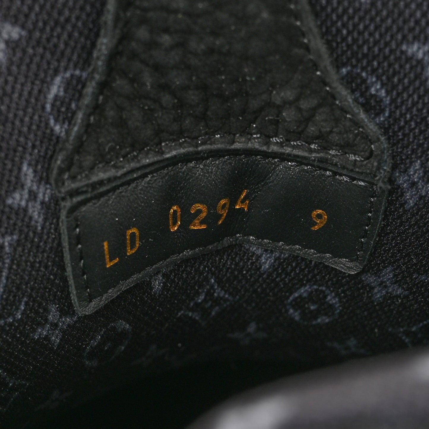 Calfskin Suede Mens LV Skate Sneakers 9 Black
