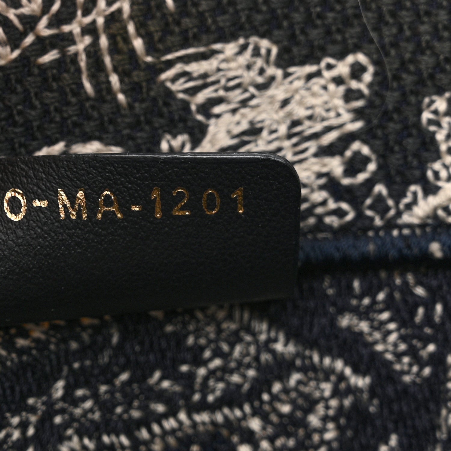 Christian Dior Canvas Embroidered Medium Dioriviera Toile De Jouy Reverse Book Tote Blue 7 of 14