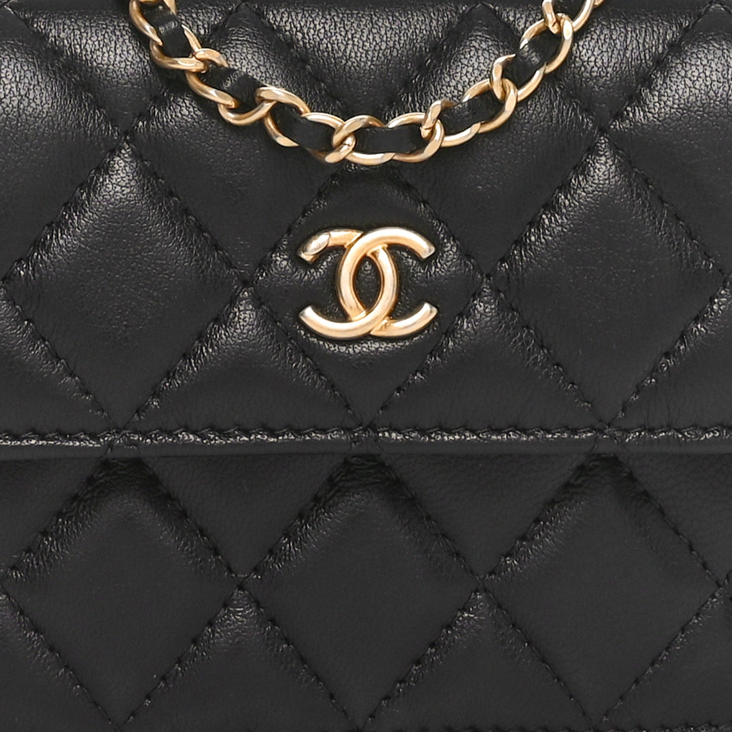 Lambskin Quilted Pearl Crush Clutch With Chain Black