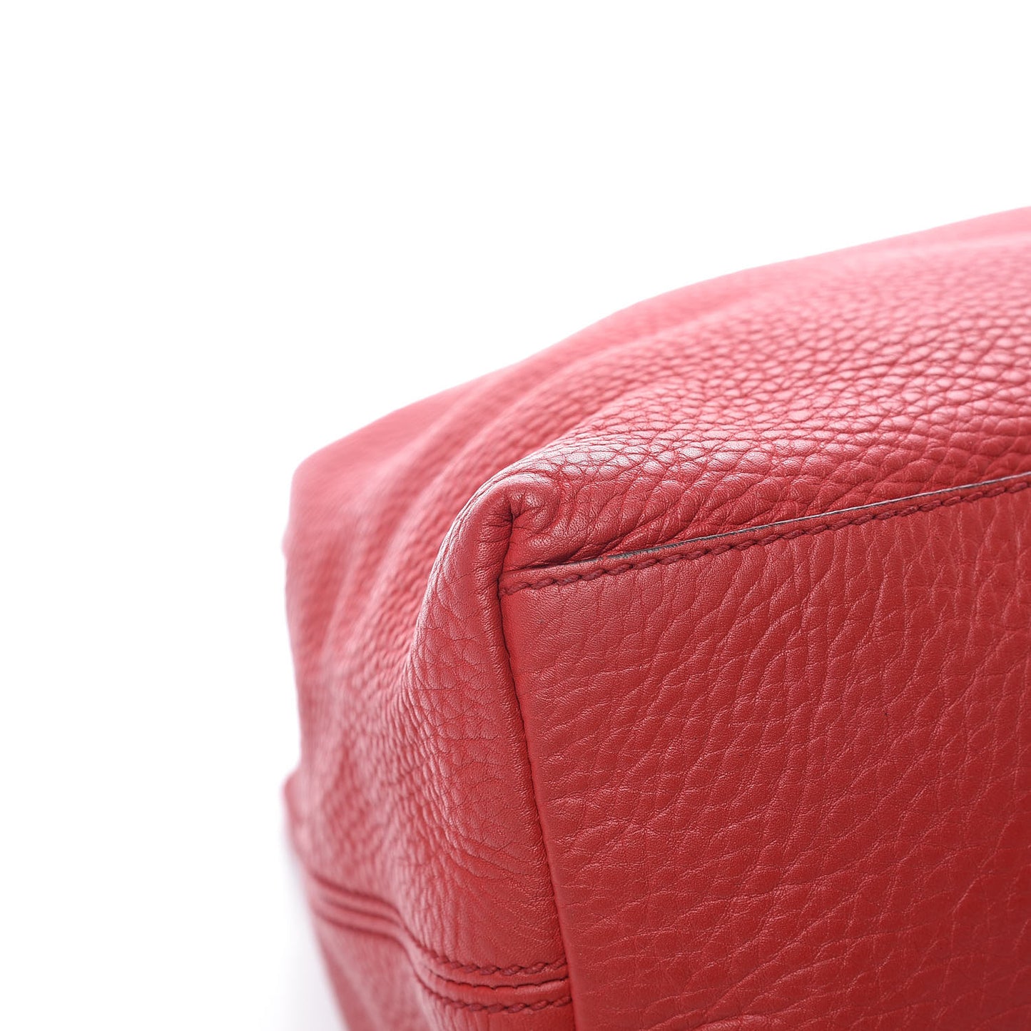 Pebbled Calfskin Medium Soho Chain Shoulder Bag Tabasco Red