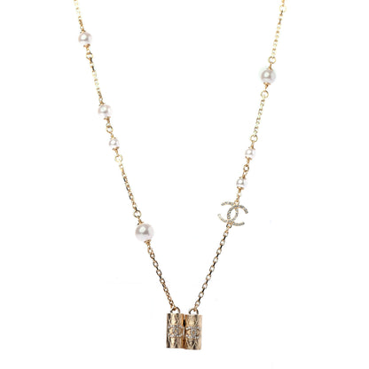 Chanel Crystal Pearl CC Airpods Pro Necklace Gold 2 of 5
