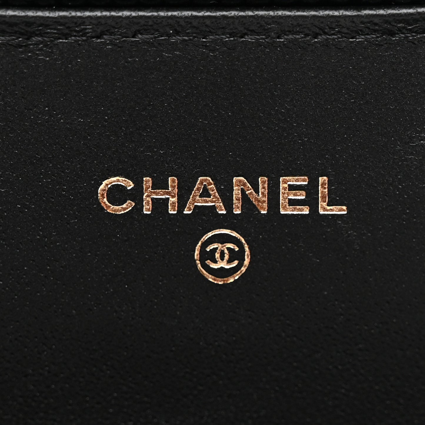 Lizard Calfskin Embossed Clutch With Chain Black