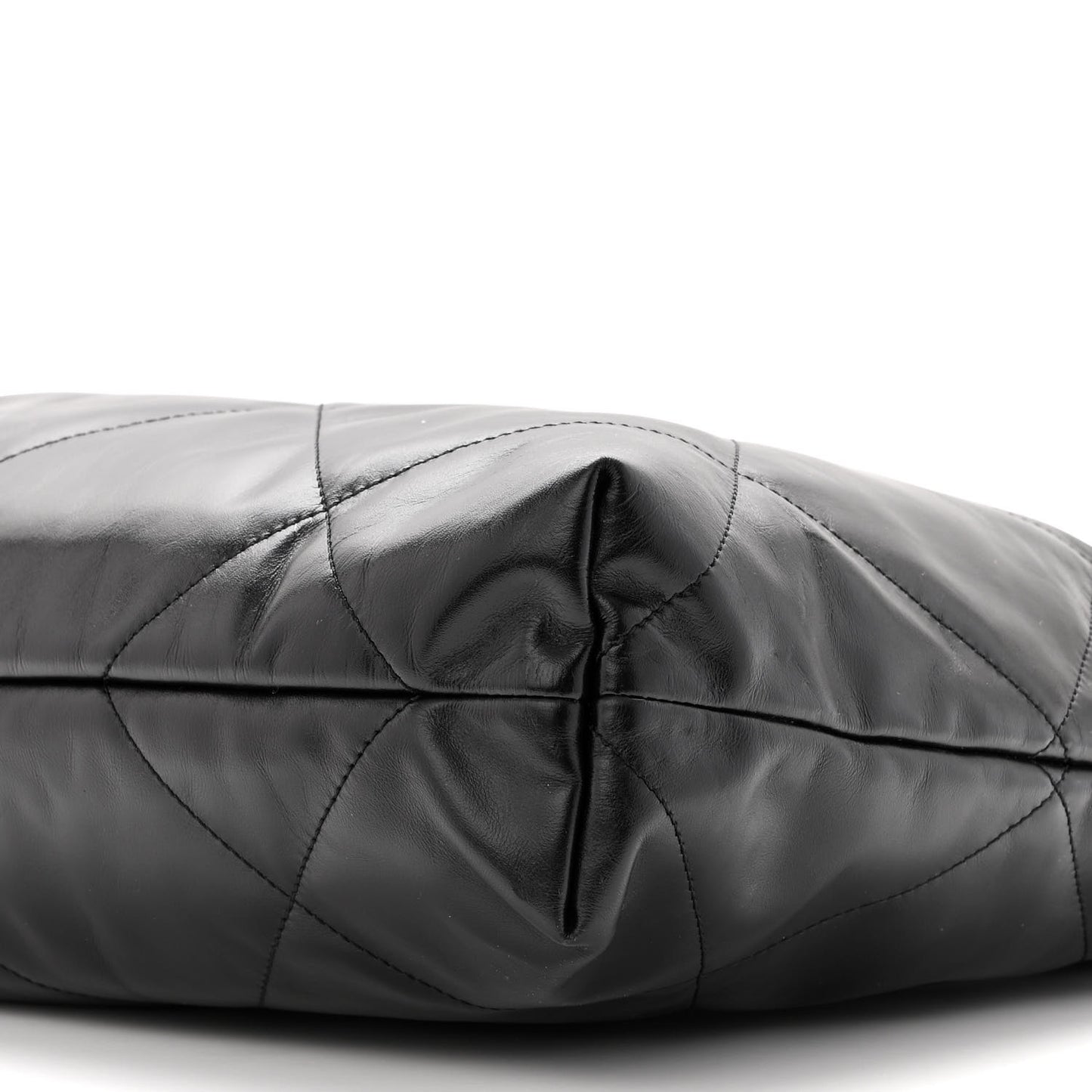 Shiny Calfskin Quilted Chanel 22 Black