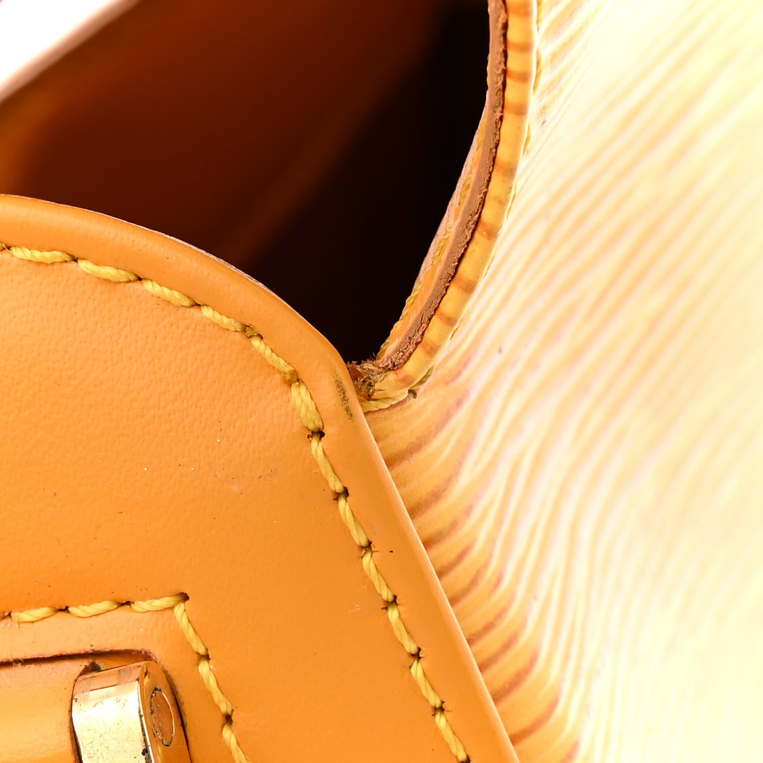Louis Vuitton Epi Buci Tassil 13 of 17