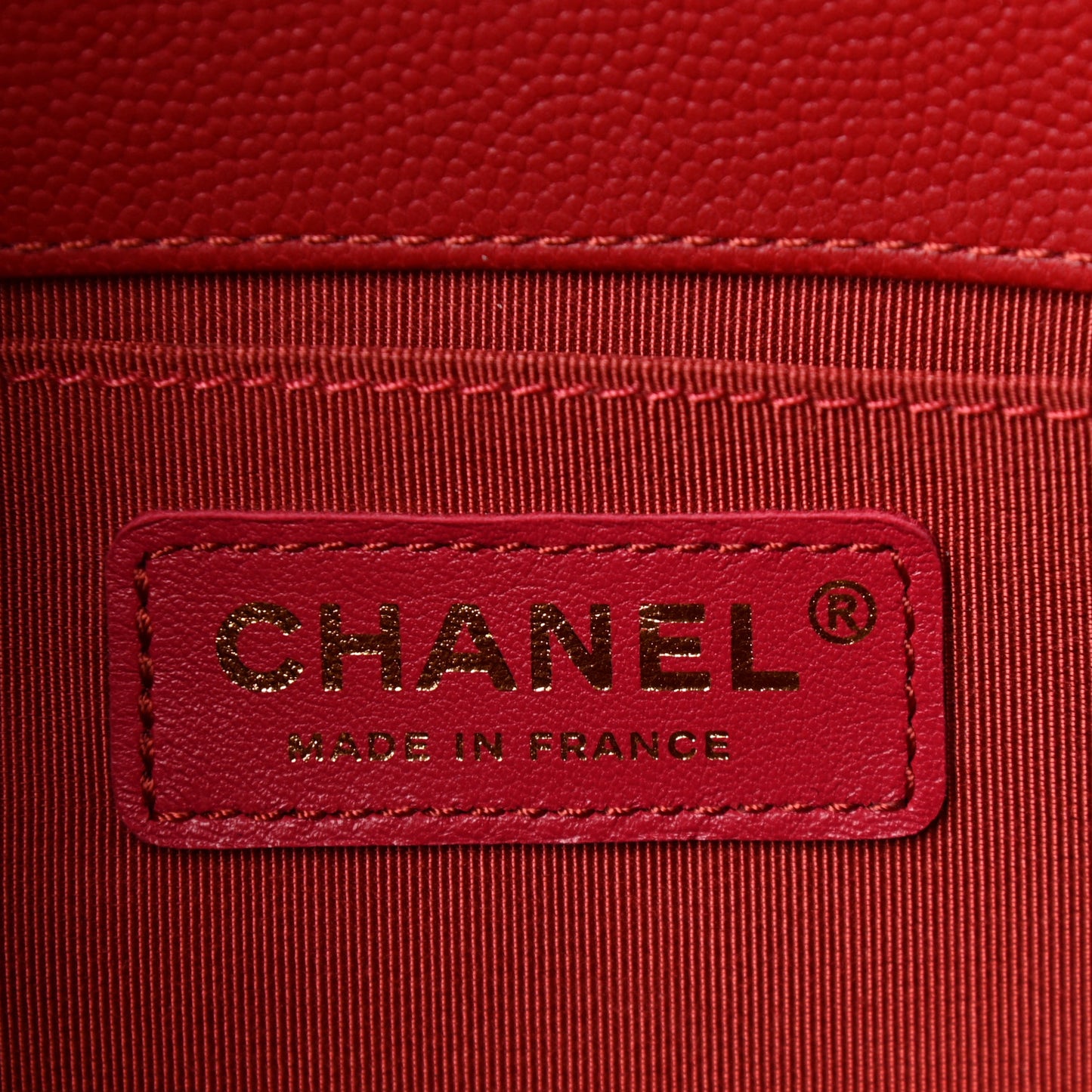Caviar Quilted Medium Boy Flap Red
