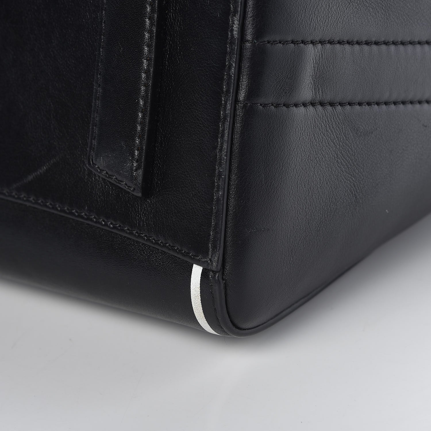 Givenchy Calfskin Small Contrasted Frame Antigona Black 16 of 16