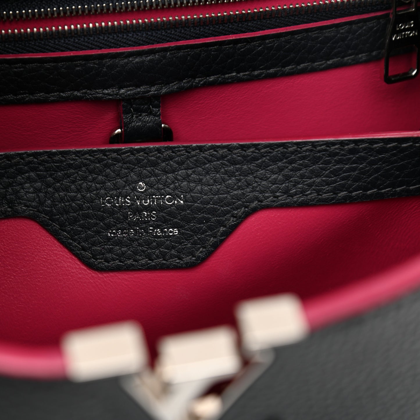 Taurillon Capucines BB Black Fuchsia