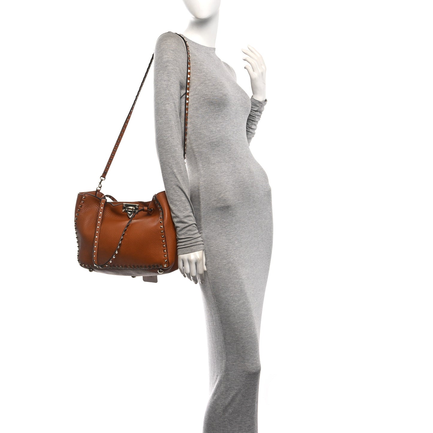 Pebbled Calfskin Medium Rockstud Tote Light Cuir