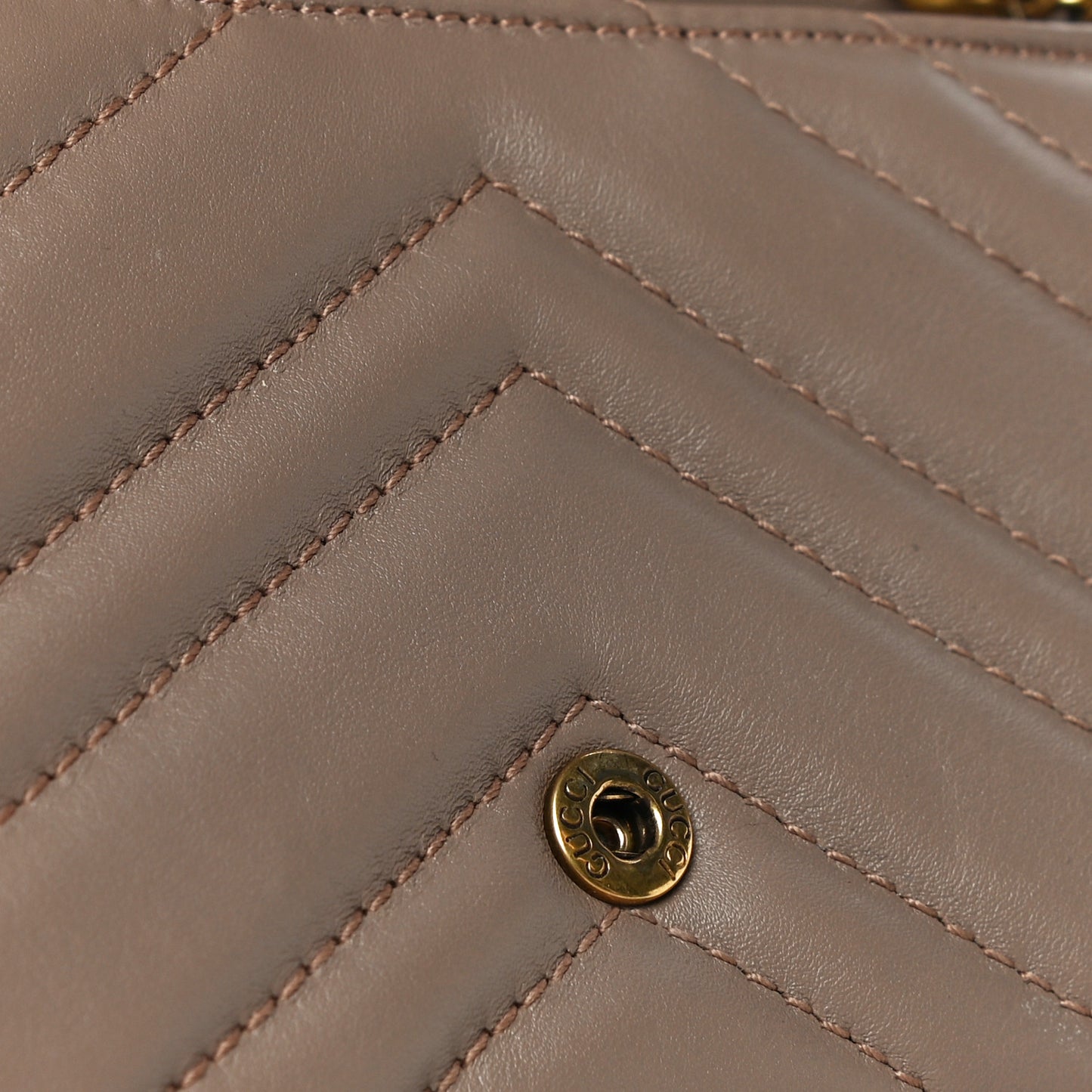 Calfskin Matelasse Super Mini GG Marmont Shoulder Bag Porcelain Rose