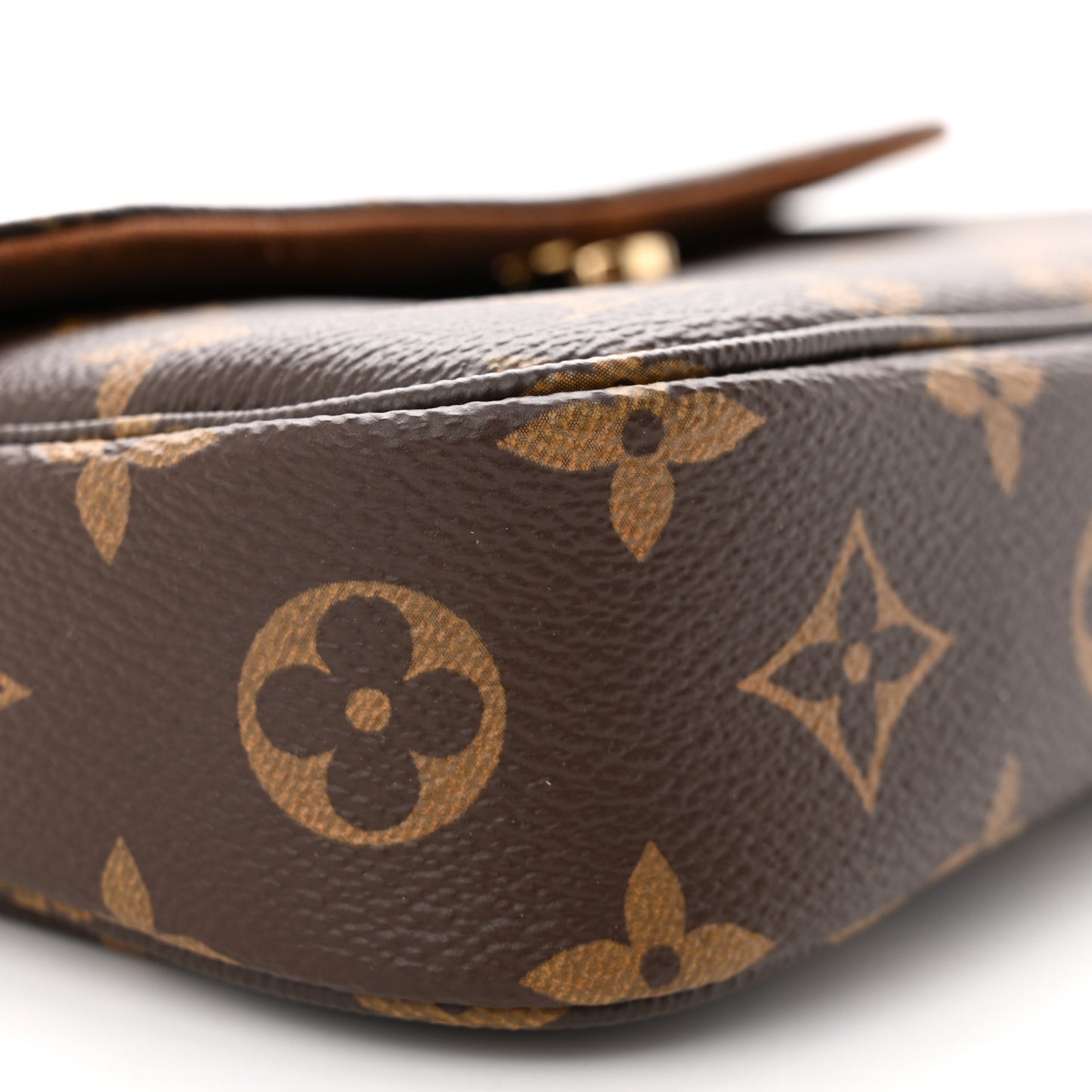 Monogram Ivy Wallet On Chain