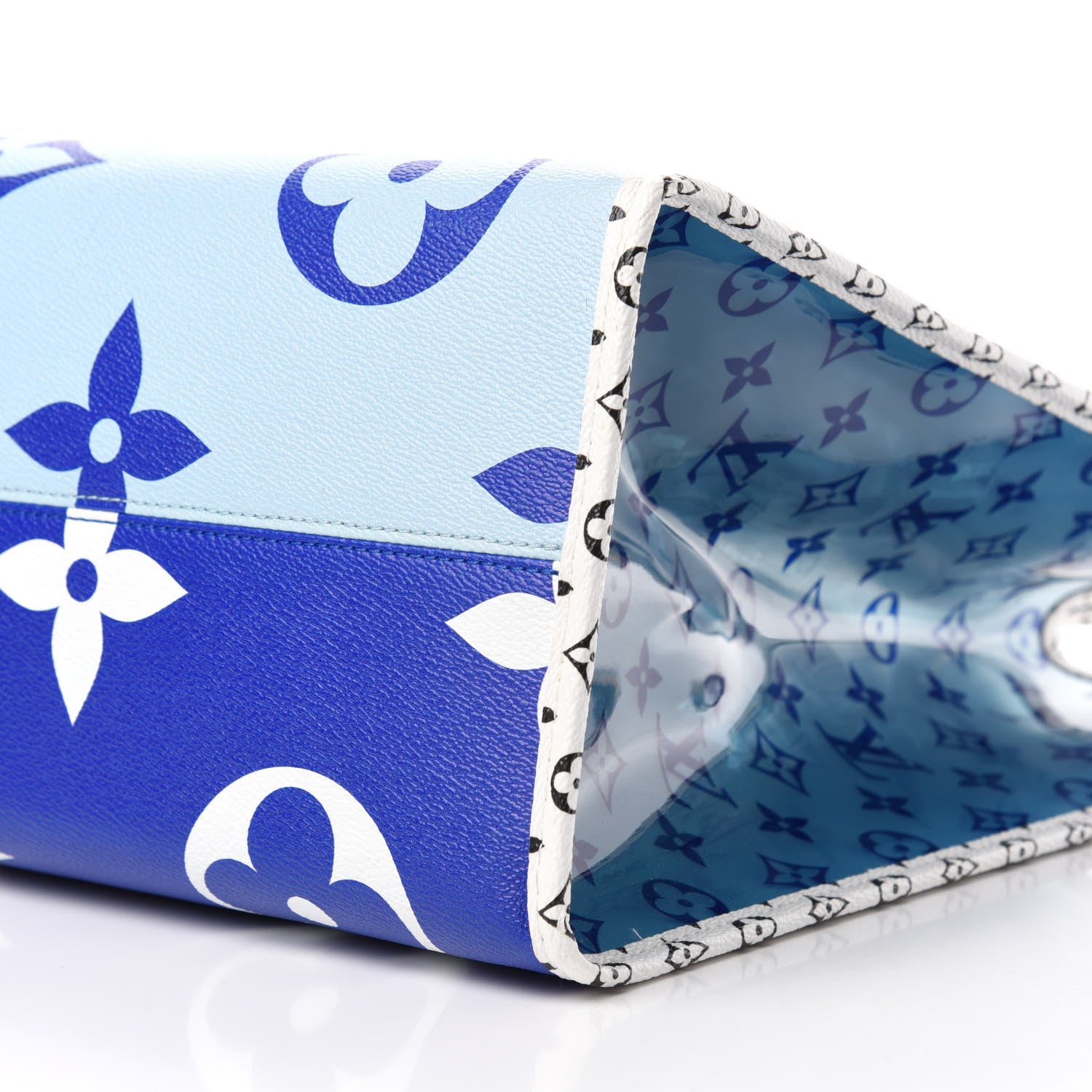 Louis Vuitton Monogram Giant Saint Tropez Onthego Blue 7 of 12
