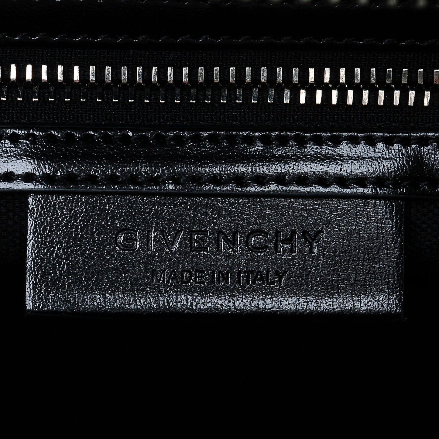 Shiny Lord Calfskin Medium Antigona Black