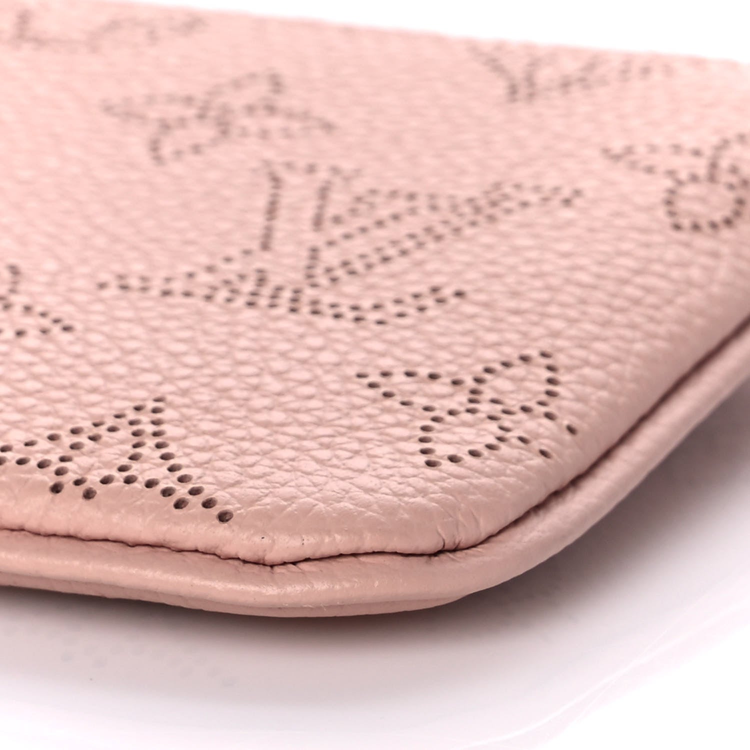 Louis Vuitton Mahina Key Pouch Magnolia 9 of 10